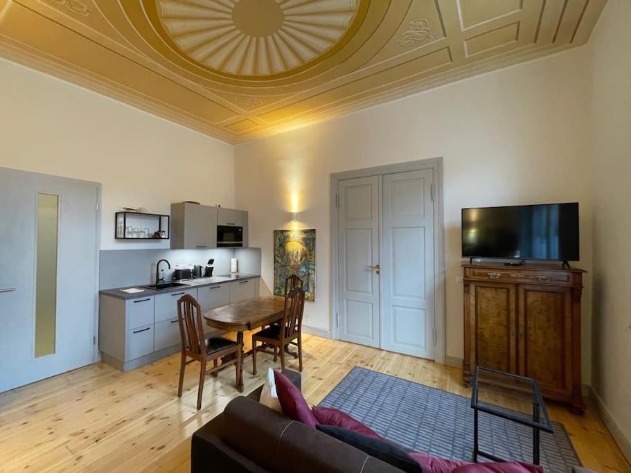 Ferienwohnung - Schweriner Altstadt - Fewo 9 ชเวียรีน ภายนอก รูปภาพ